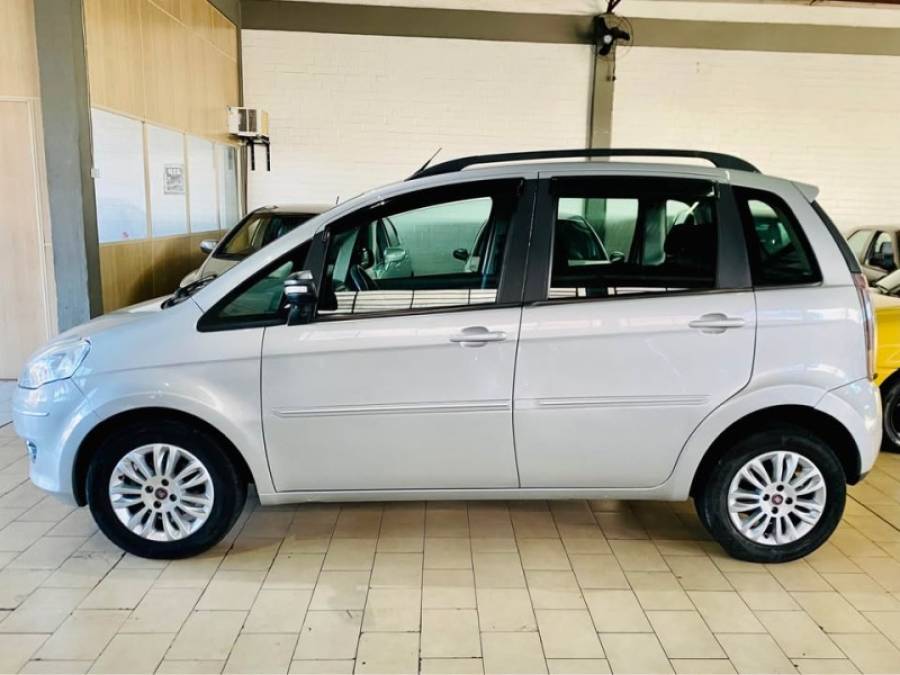 FIAT - IDEA - 2012/2013 - Prata - R$ 35.990,00