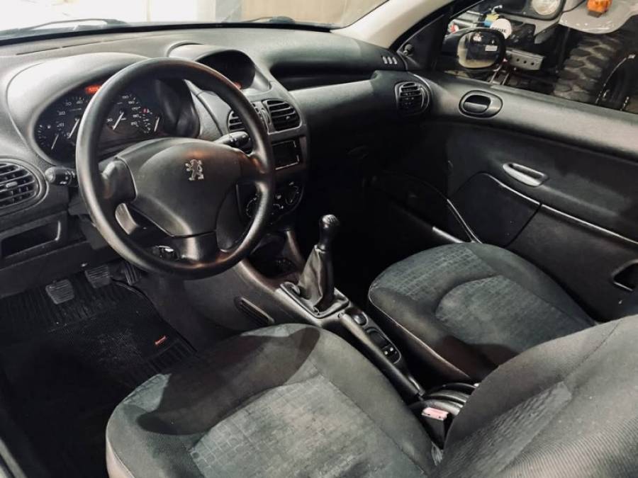 PEUGEOT - 206 - 2005/2006 - Prata - R$ 11.990,00