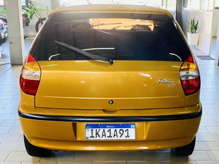 FIAT - PALIO - 2001/2001 - Dourada - R$ 15.990,00