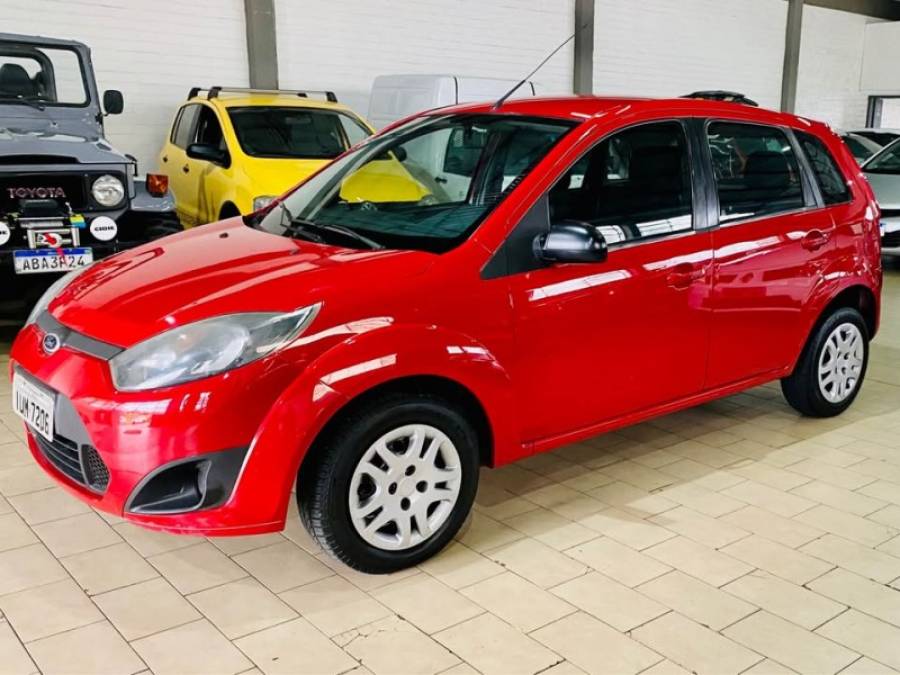 FORD - FIESTA - 2013/2014 - Vermelha - R$ 28.990,00