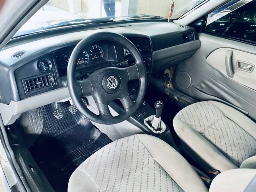 VOLKSWAGEN - SANTANA - 2003/2003 - Prata - R$ 15.990,00