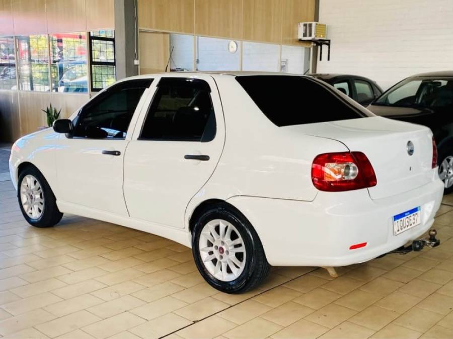 FIAT - SIENA - 2011/2010 - Branca - R$ 23.990,00