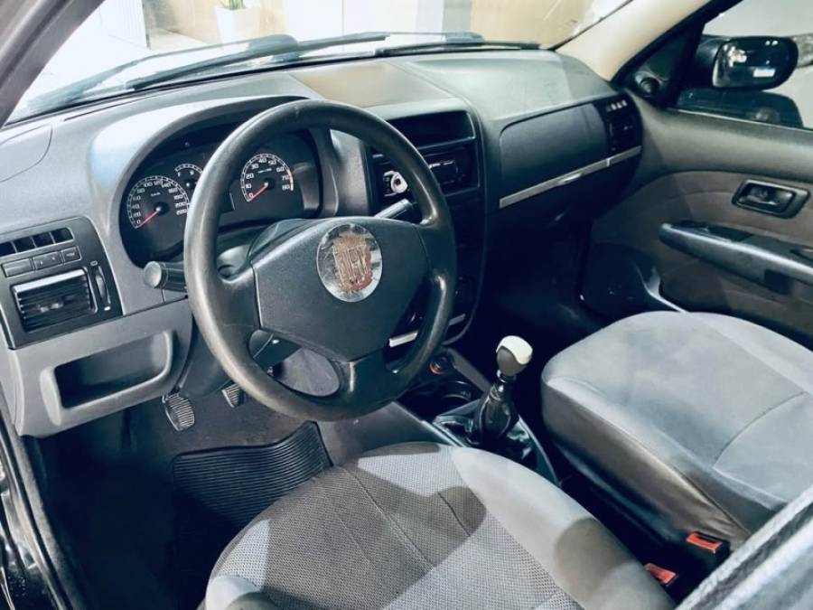 FIAT - PALIO - 2004/2004 - Preta - R$ 20.990,00