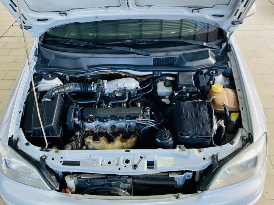 CHEVROLET - ASTRA - 2000/2000 - Prata - R$ 18.990,00
