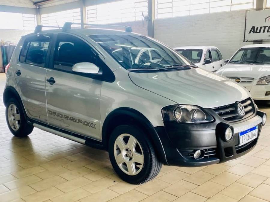 VOLKSWAGEN - CROSSFOX - 2009/2009 - Prata - R$ 29.990,00