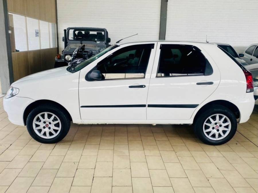 FIAT - PALIO - 2011/2011 - Branca - R$ 25.990,00