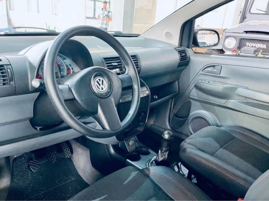 VOLKSWAGEN - FOX - 2005/2005 - Dourada - R$ 20.990,00