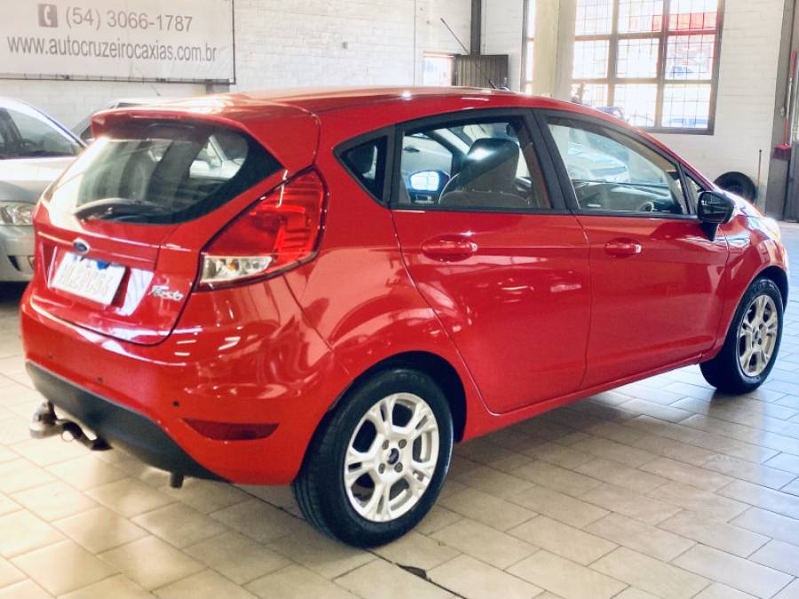 FORD - FIESTA - 2013/2014 - Vermelha - R$ 42.990,00