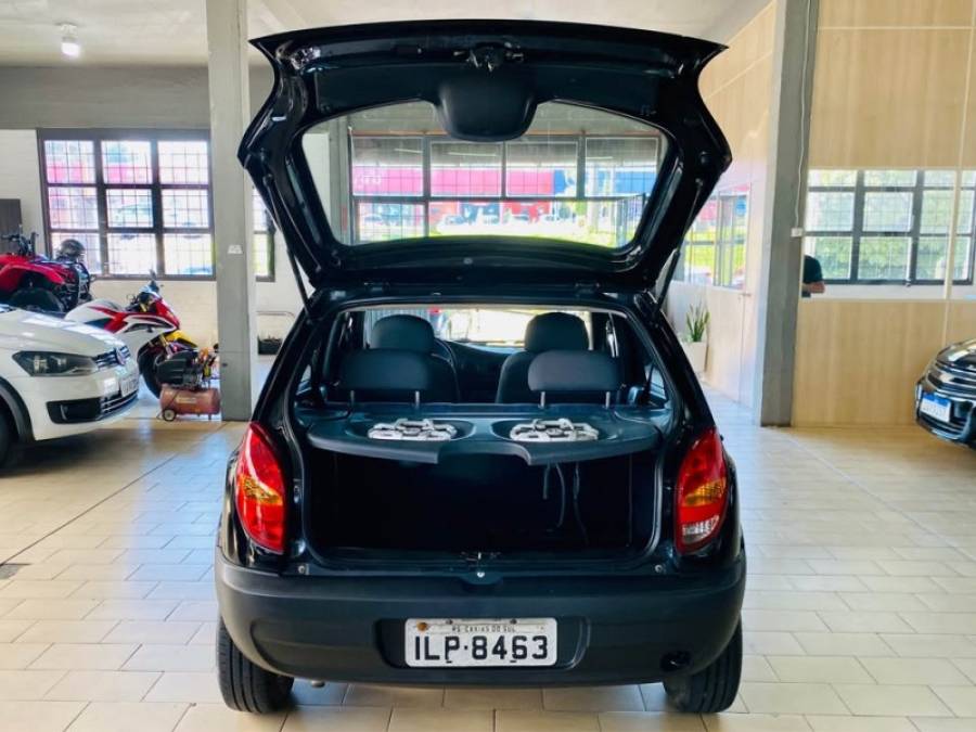 CHEVROLET - CELTA - 2004/2004 - Preta - R$ 18.990,00