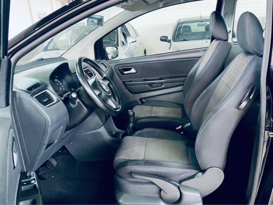 VOLKSWAGEN - FOX - 2013/2013 - Preta - R$ 32.990,00