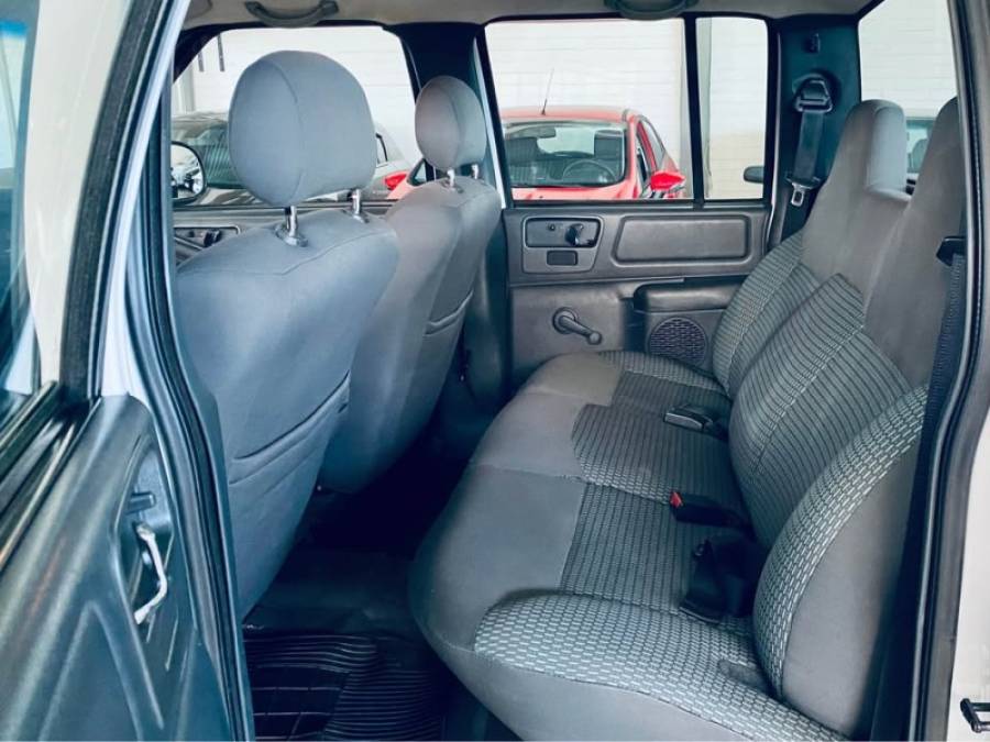 CHEVROLET - S10 - 2005/2006 - Branca - R$ 59.990,00