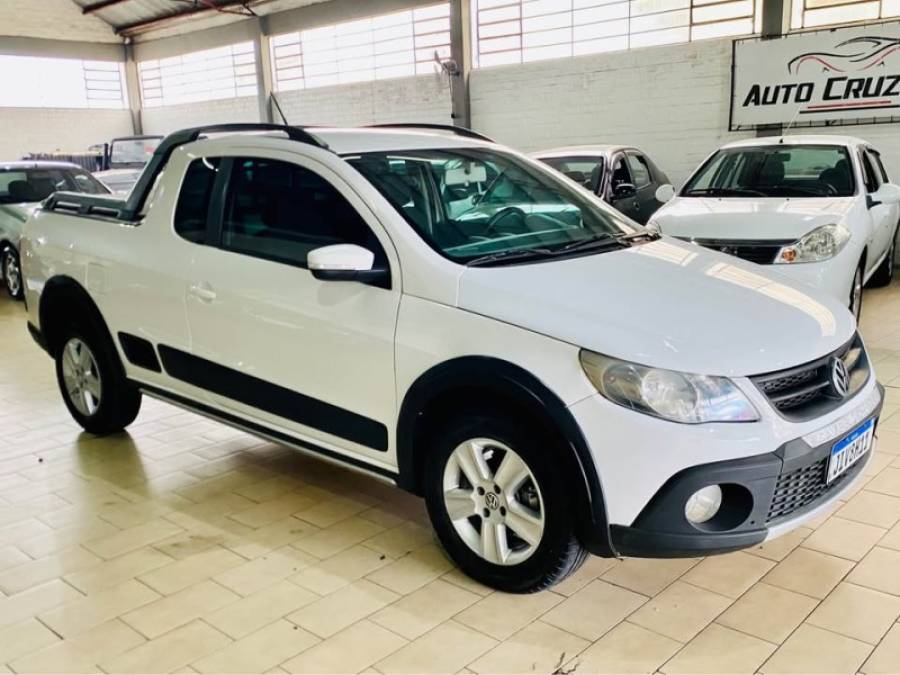 VOLKSWAGEN - SAVEIRO - 2011/2012 - Branca - R$ 49.990,00