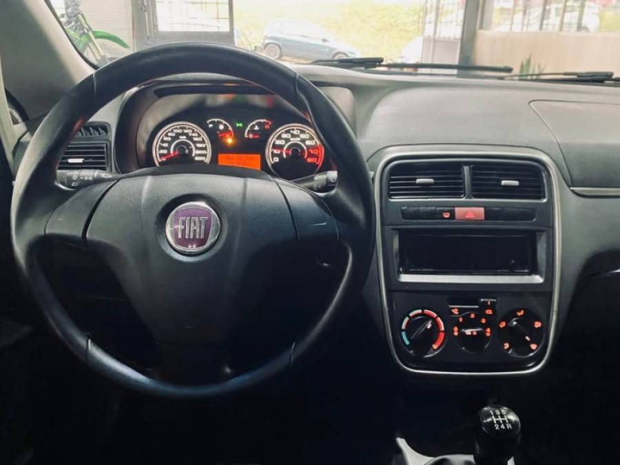 FIAT - PUNTO - 2011/2012 - Vermelha - R$ 35.990,00