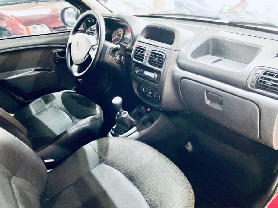 RENAULT - CLIO - 2014/2014 - Vermelha - R$ 27.990,00