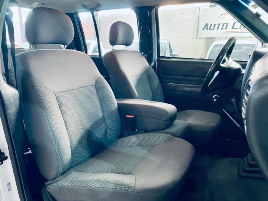 CHEVROLET - S10 - 2005/2006 - Branca - R$ 59.990,00