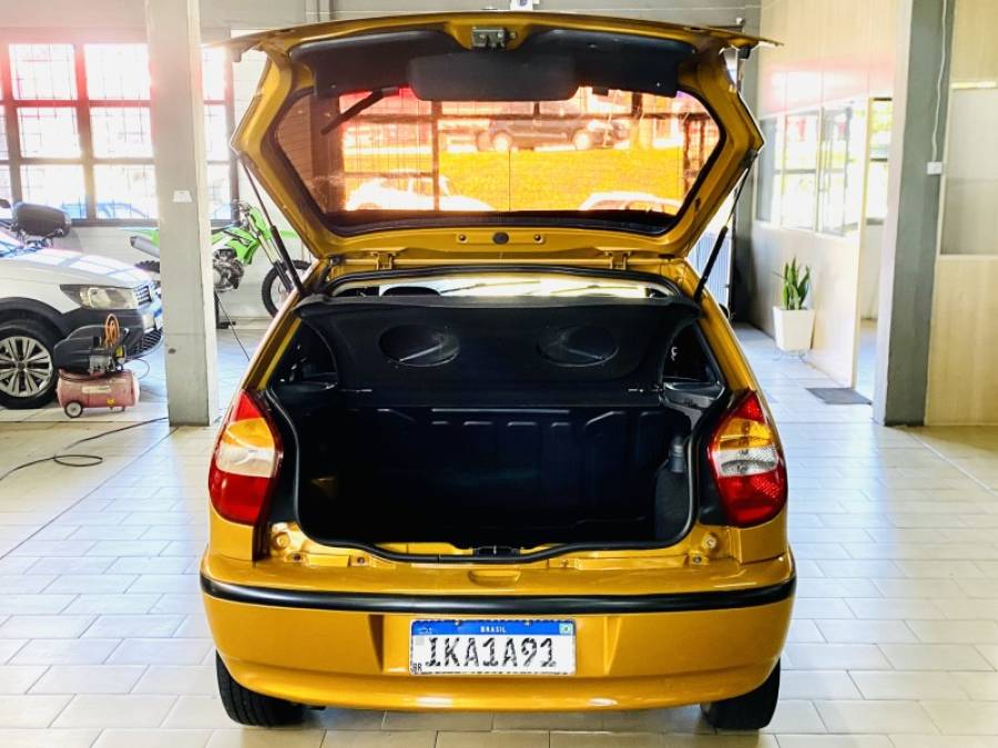 FIAT - PALIO - 2001/2001 - Dourada - R$ 15.990,00