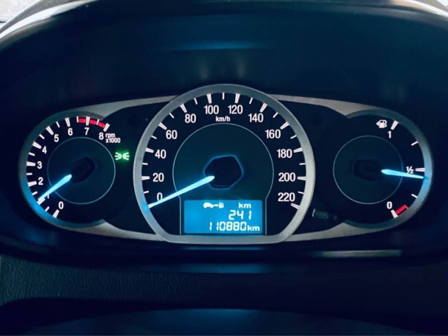 FORD - KA - 2015/2016 - Branca - R$ 39.990,00