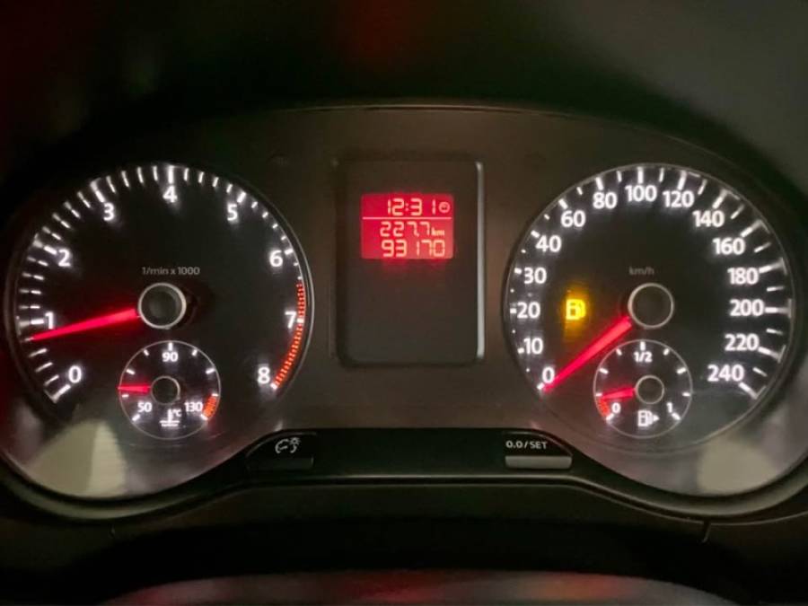 VOLKSWAGEN - FOX - 2012/2012 - Prata - R$ 34.990,00