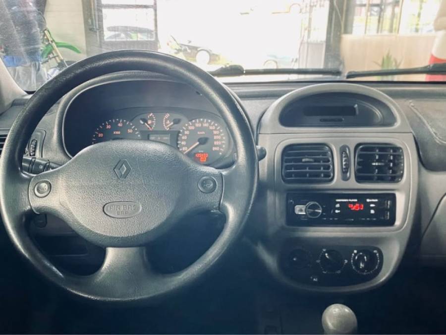 RENAULT - CLIO - 1999/2000 - Vinho - R$ 10.990,00