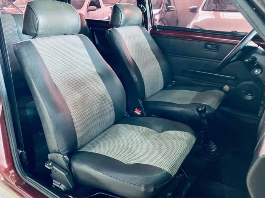 FIAT - UNO - 1995/1996 - Vinho - R$ 10.990,00