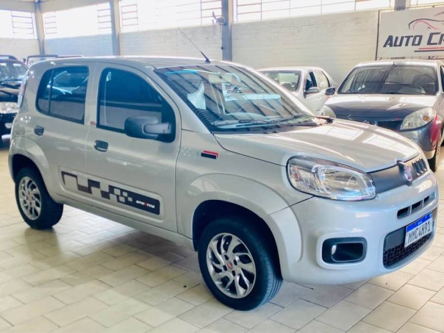 FIAT - UNO - 2014/2015 - Prata - R$ 35.990,00