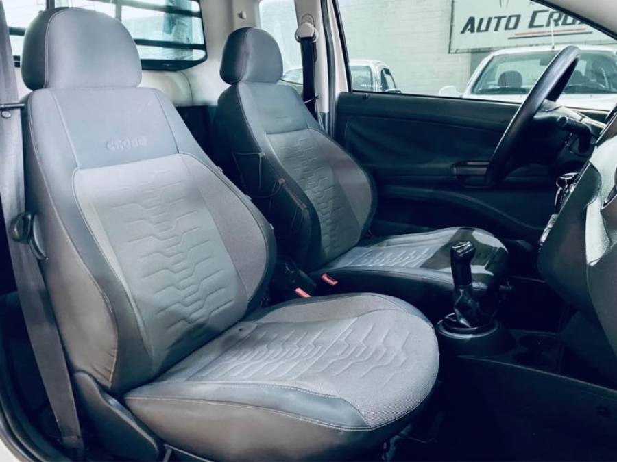 VOLKSWAGEN - SAVEIRO - 2011/2012 - Branca - R$ 49.990,00
