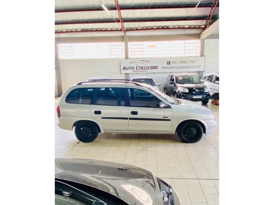 CHEVROLET - CORSA - 1999/1999 - Prata - R$ 13.990,00