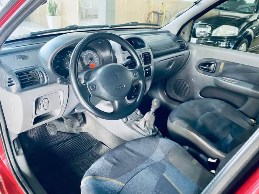RENAULT - CLIO - 1999/2000 - Vinho - R$ 10.990,00