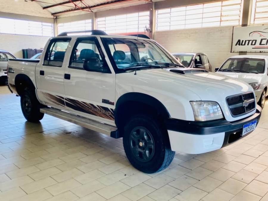 CHEVROLET - S10 - 2005/2006 - Branca - R$ 59.990,00