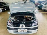 RENAULT - CLIO - 2004/2004 - Prata - R$ 17.500,00