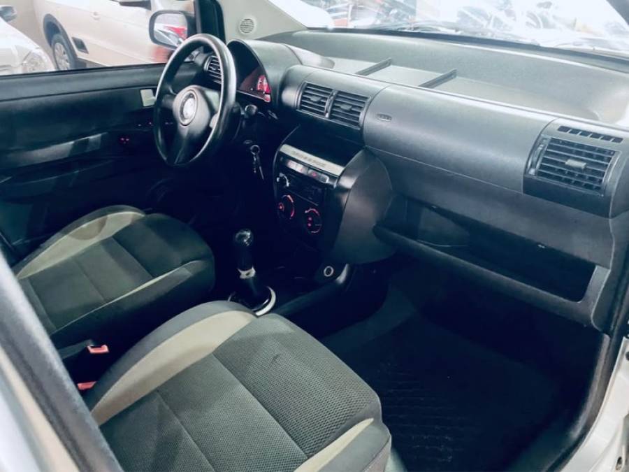 VOLKSWAGEN - CROSSFOX - 2009/2009 - Prata - R$ 29.990,00