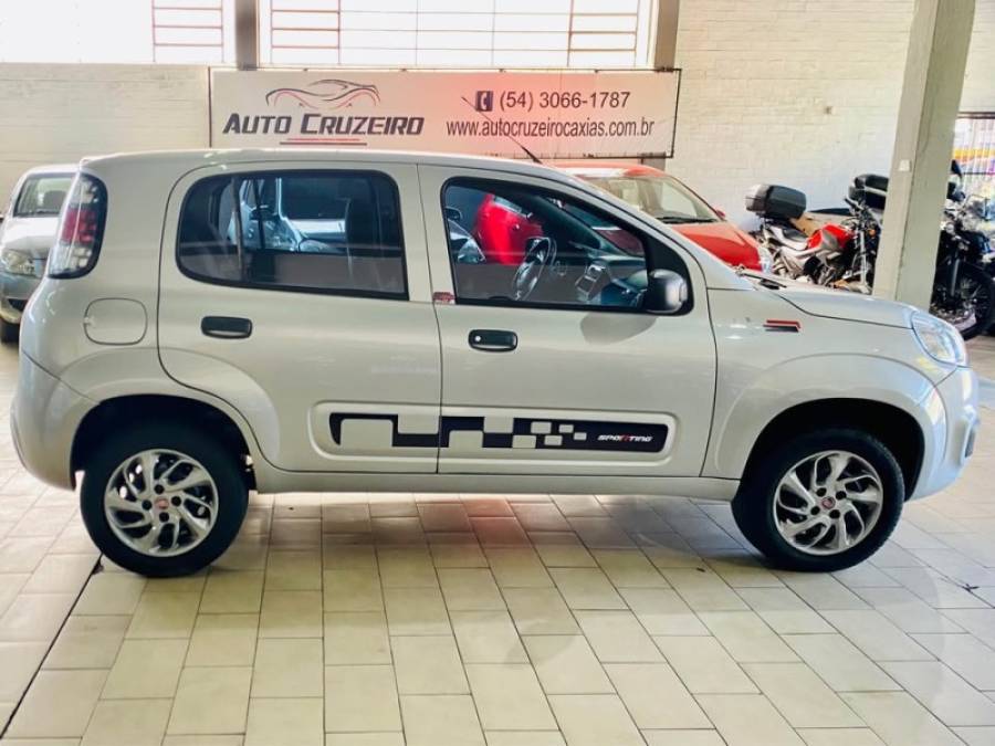 FIAT - UNO - 2014/2015 - Prata - R$ 35.990,00