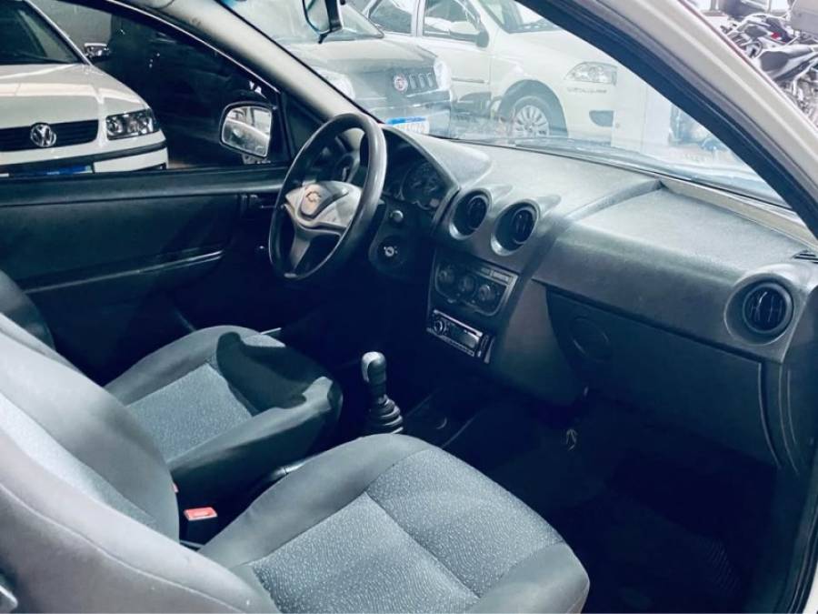 CHEVROLET - CELTA - 2012/2013 - Branca - R$ 24.990,00