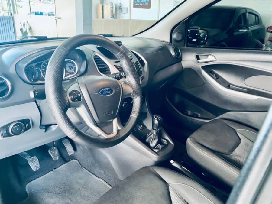 FORD - KA - 2015/2016 - Branca - R$ 39.990,00