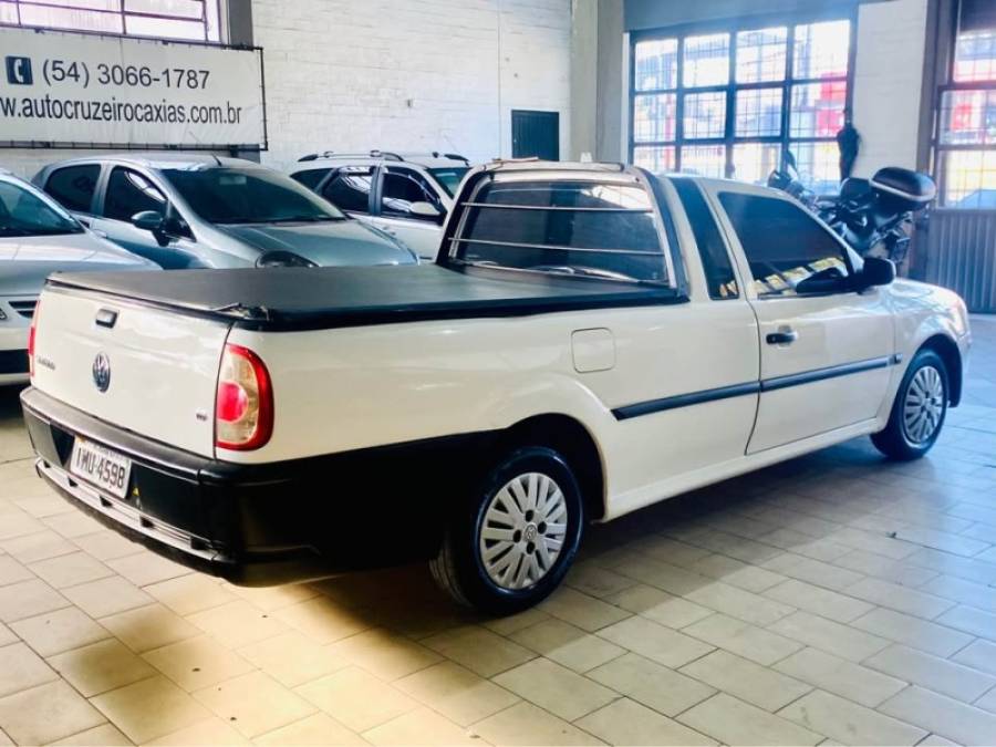 VOLKSWAGEN - SAVEIRO - 2005/2006 - Branca - R$ 25.990,00