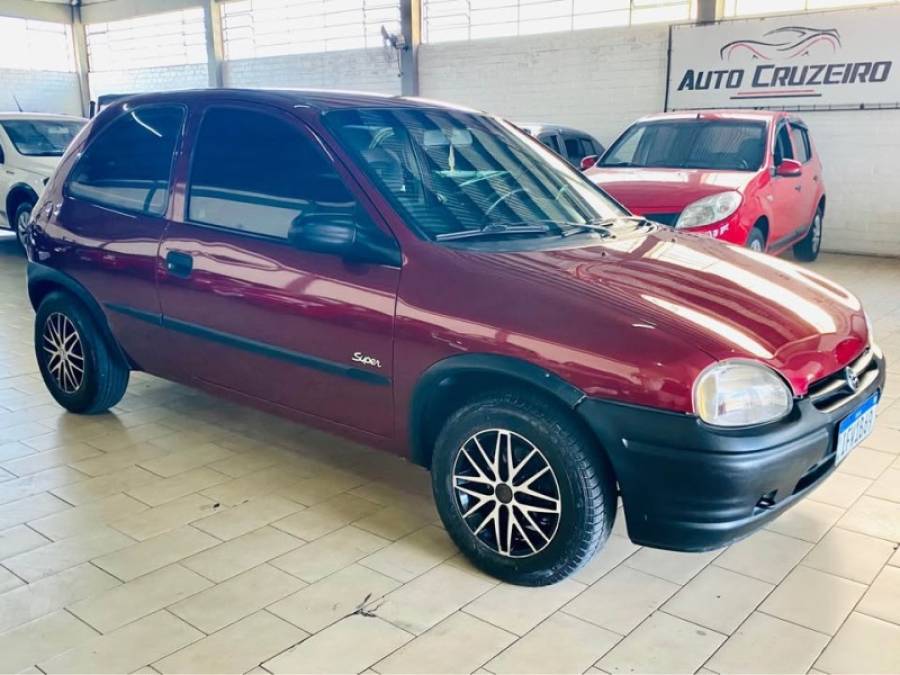 CHEVROLET - CORSA - 1996/1997 - Vermelha - R$ 12.990,00