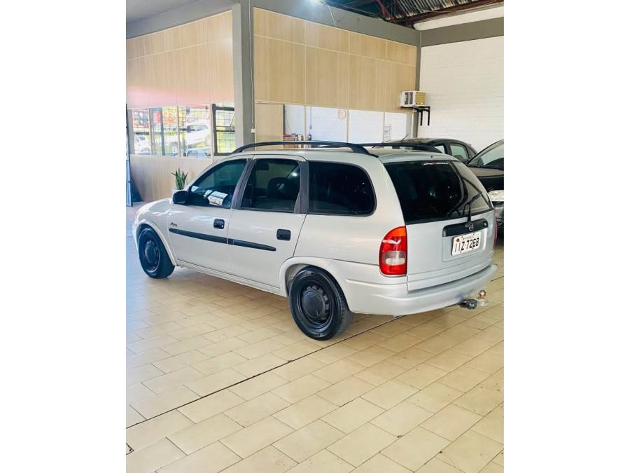 CHEVROLET - CORSA - 1999/1999 - Prata - R$ 13.990,00