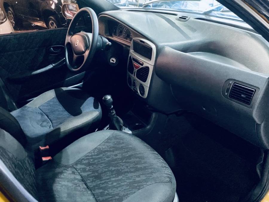 FIAT - PALIO - 2001/2001 - Dourada - R$ 15.990,00