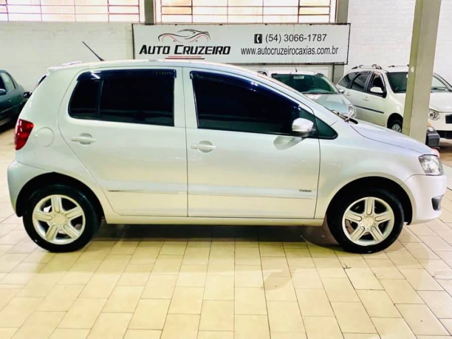 VOLKSWAGEN - FOX - 2011/2011 - Prata - R$ 28.990,00