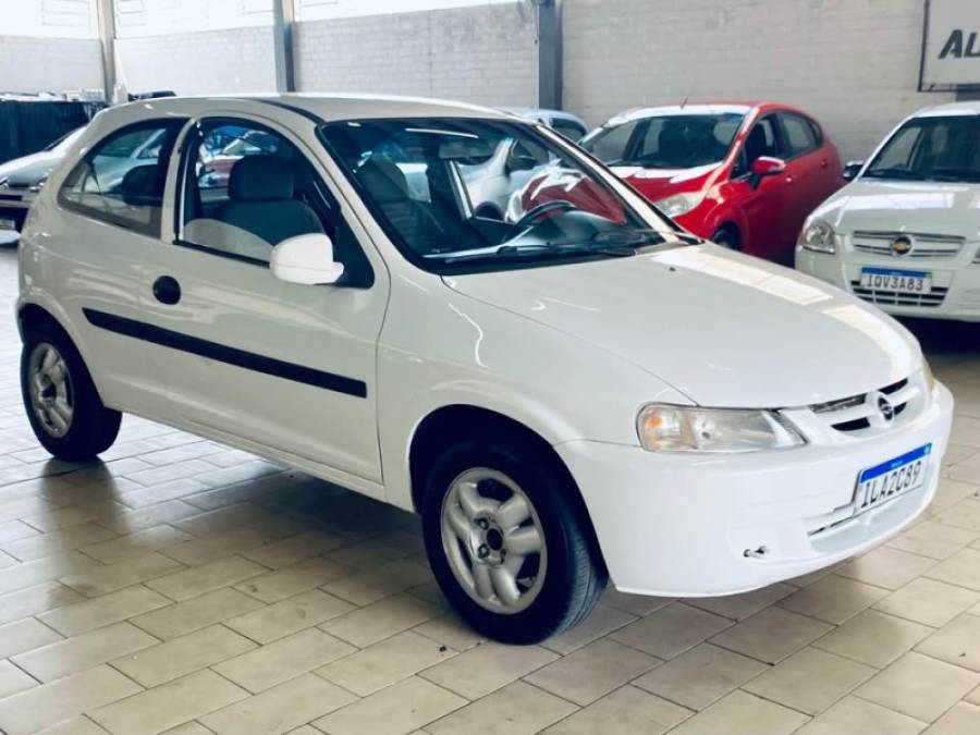 CHEVROLET - CELTA - 2002/2003 - Branca - R$ 12.990,00