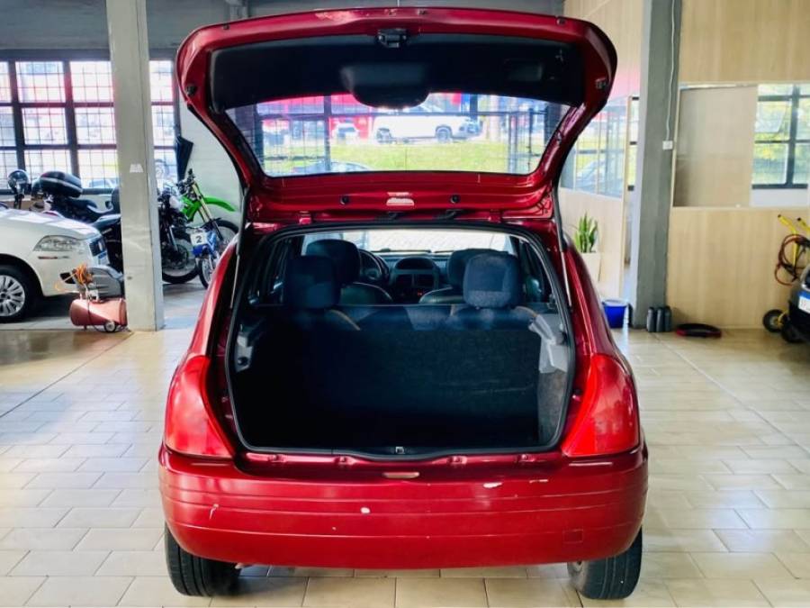 RENAULT - CLIO - 1999/2000 - Vinho - R$ 10.990,00