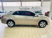 TOYOTA - COROLLA - 2008/2009 - Dourada - R$ 52.990,00