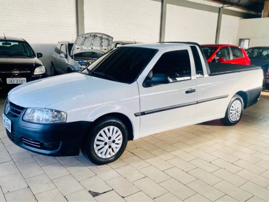 VOLKSWAGEN - SAVEIRO - 2005/2006 - Branca - R$ 25.990,00
