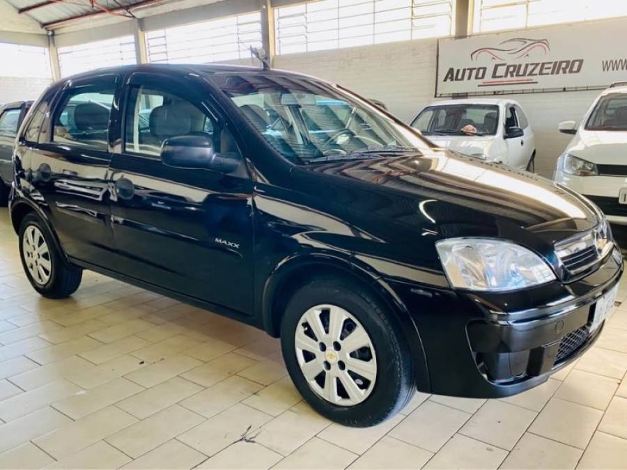 CHEVROLET - CORSA - 2010/2011 - Preta - R$ 28.990,00