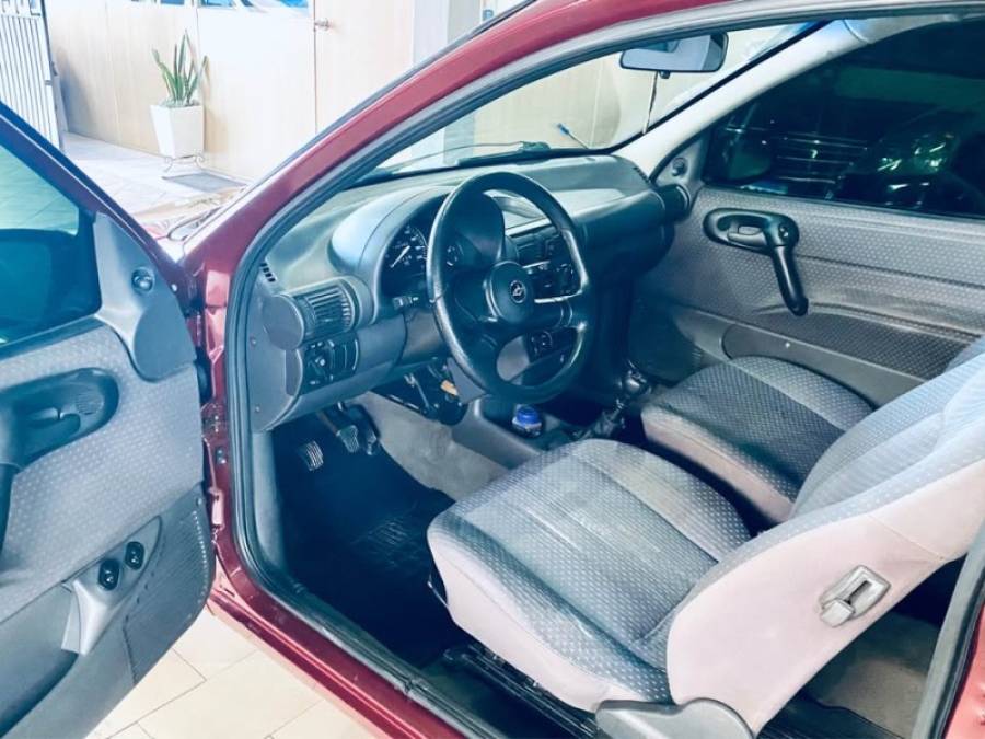 CHEVROLET - CORSA - 1996/1997 - Vermelha - R$ 12.990,00