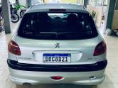 PEUGEOT - 206 - 2005/2006 - Prata - R$ 12.990,00