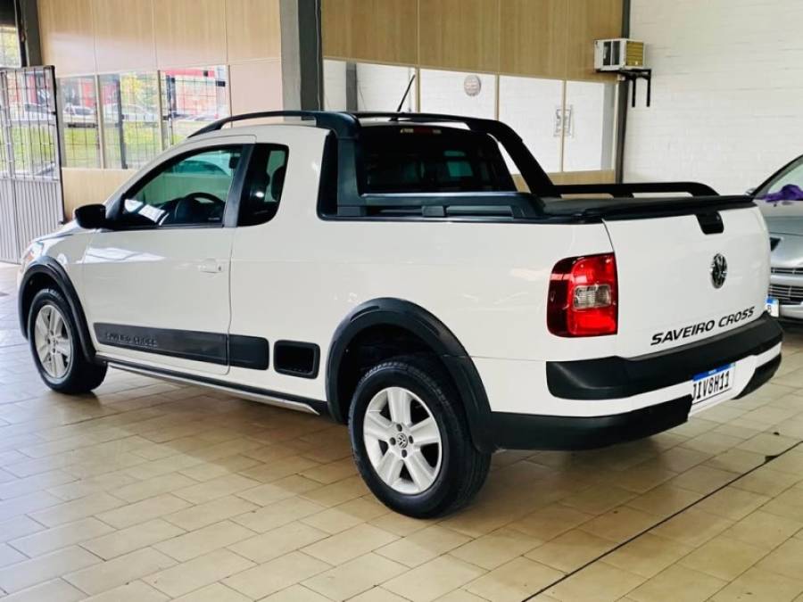 VOLKSWAGEN - SAVEIRO - 2011/2012 - Branca - R$ 49.990,00