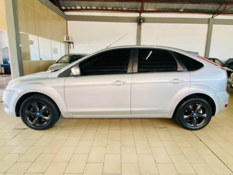 FORD - FOCUS - 2013/2013 - Prata - R$ 41.990,00