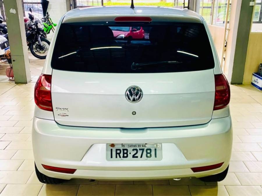 VOLKSWAGEN - FOX - 2011/2011 - Prata - R$ 28.990,00