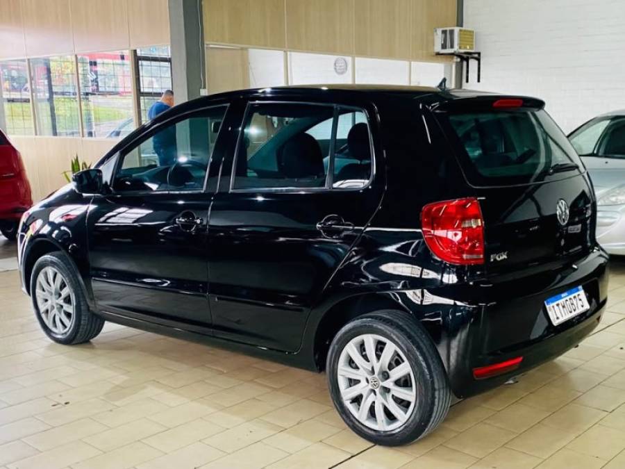 VOLKSWAGEN - FOX - 2012/2013 - Preta - R$ 34.990,00